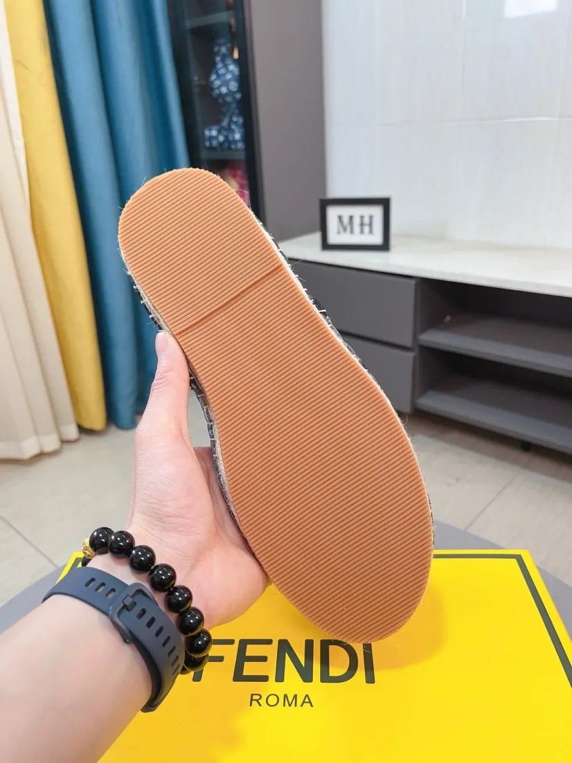 Men's shoes 💰400🌸🌸[FENDI] Fendi 💫Men's latest slip-on Loaf casual shoes ✔️The original one-to-one replica is available at the counter at the same time🏍️Fabrics: Italian imported fabrics, pure hand-pulled threads, raw rubber breathable and non-slip outsole, lining breathable and comfortable lambskin, density 100% comfortable, original rubber outsole wear-resistant ✔️Code number: 38-44, you deserve it, (Note: 45 can be customized, non-refundable and non-exchangeable)